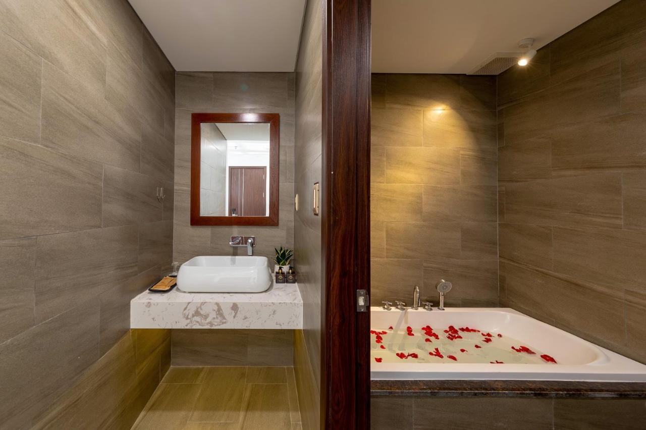 K Hotel Sauna And Massage Da Nang Bagian luar foto
