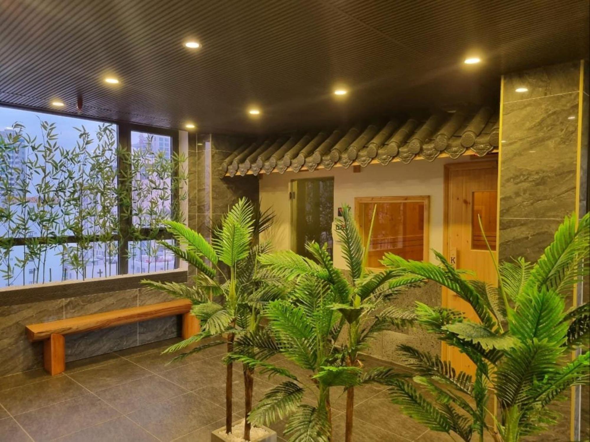 K Hotel Sauna And Massage Da Nang Bagian luar foto
